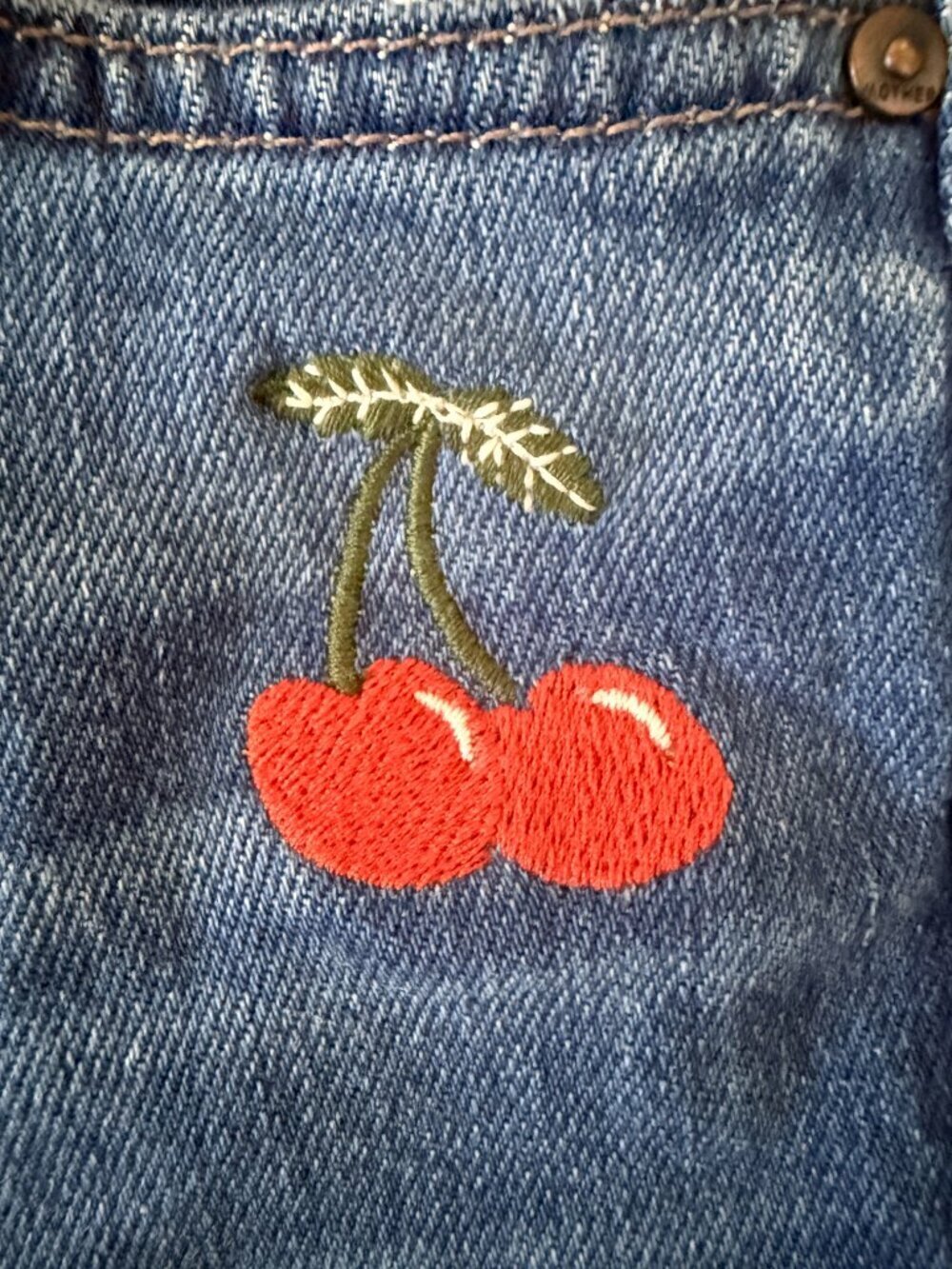 MOTHER The Rascal Slit Flip-29- Embroidered Cherry- Fray- High Rise- MSRP $228 - Picture 7 of 13